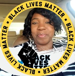 Meet your Posher, Mia